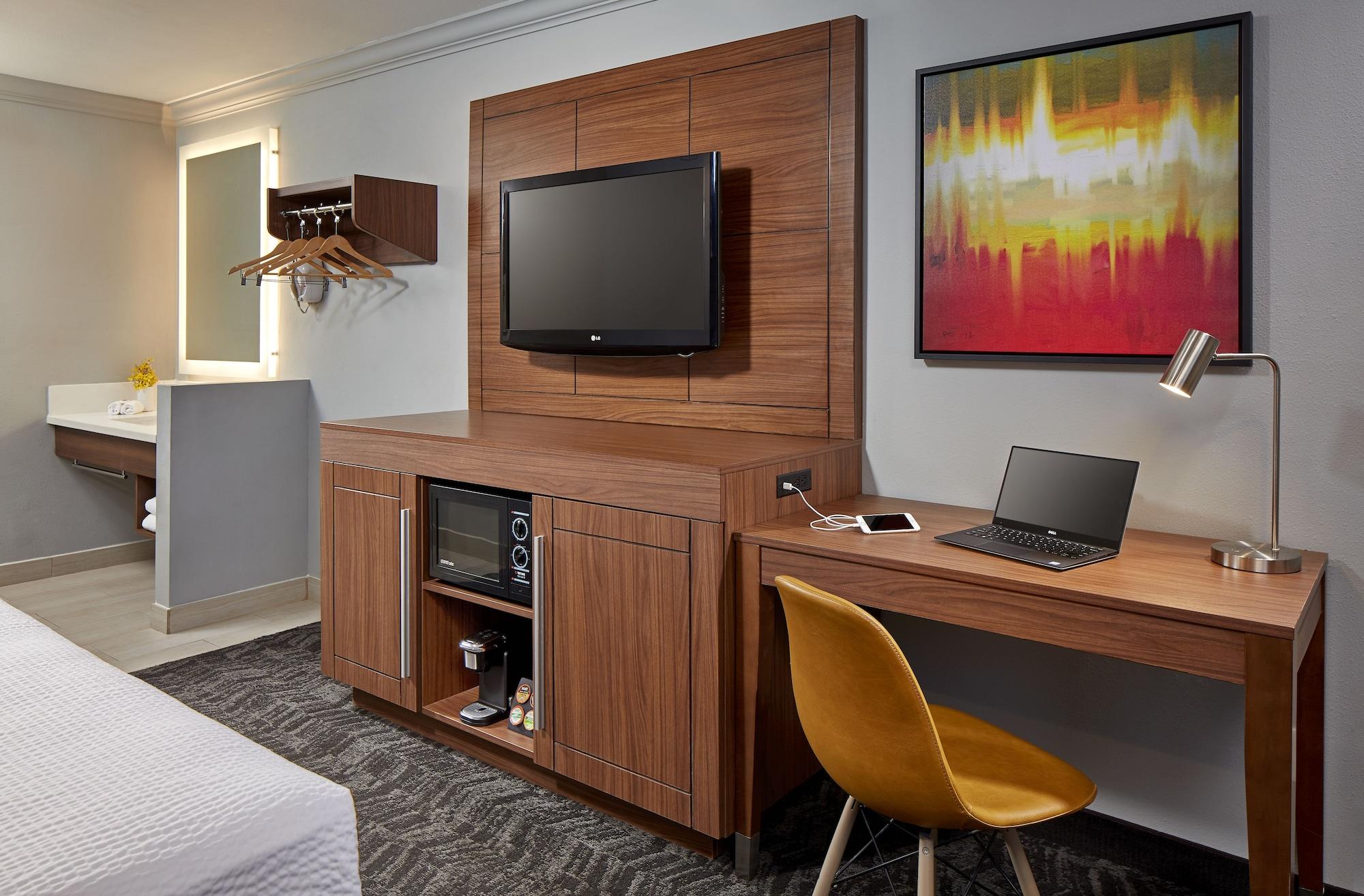Studio Inn & Suites At Promenade Downey Εξωτερικό φωτογραφία