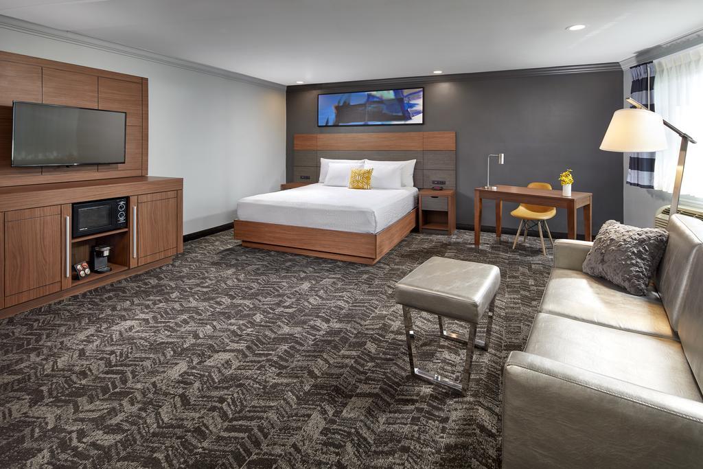 Studio Inn & Suites At Promenade Downey Εξωτερικό φωτογραφία