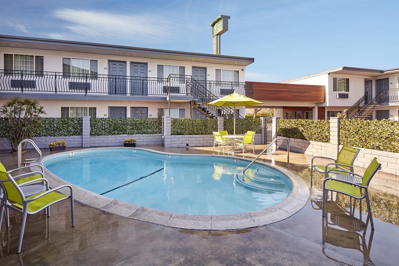 Studio Inn & Suites At Promenade Downey Εξωτερικό φωτογραφία