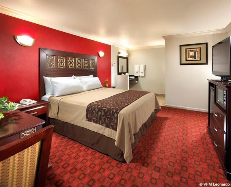 Studio Inn & Suites At Promenade Downey Εξωτερικό φωτογραφία